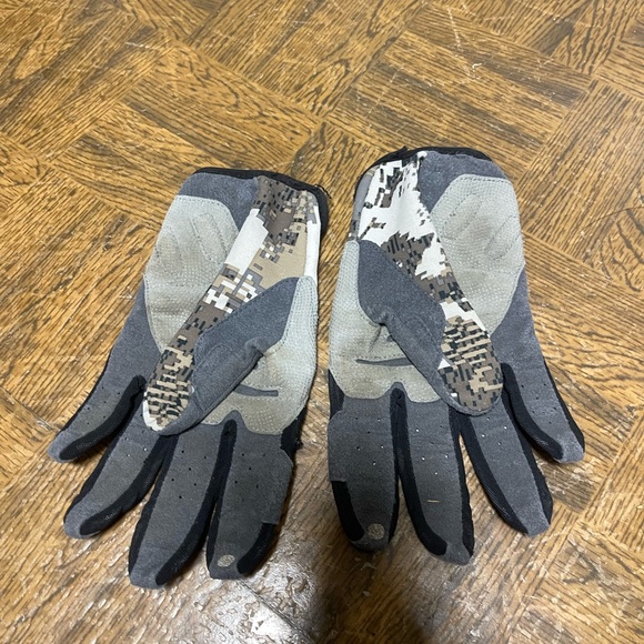 Sitka gloves size M Elevated Camo - Picture 2 of 3